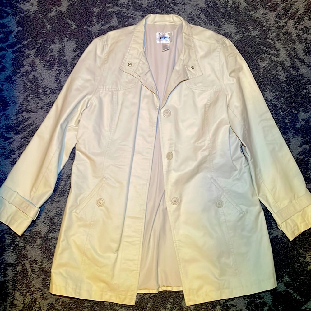 Old Navy dress rain coat. Size large, has belt loops, belt not included.